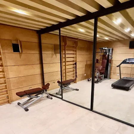 Luxury With Private Gym Apartment *